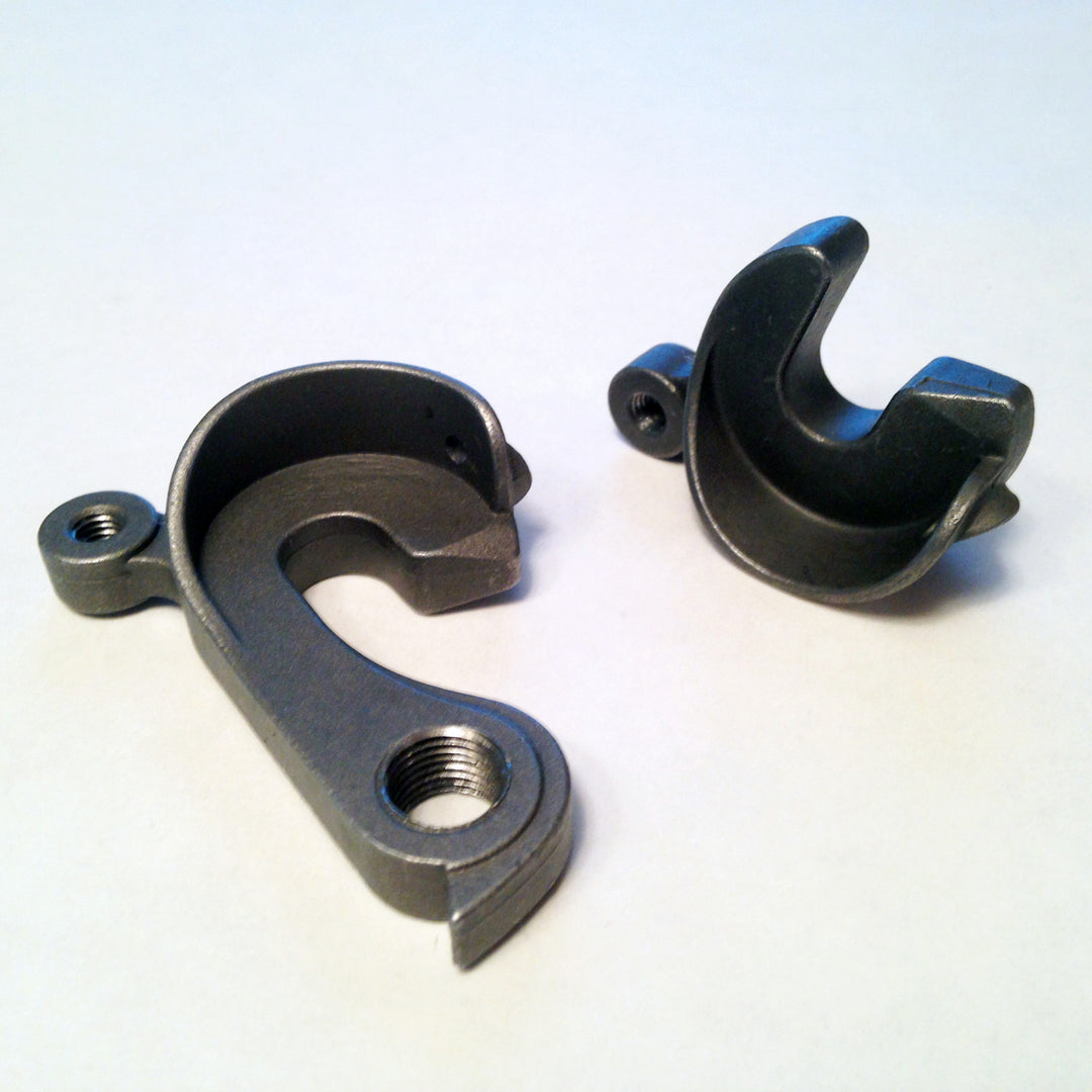 Rear dropouts - hooded style with single eyelets
